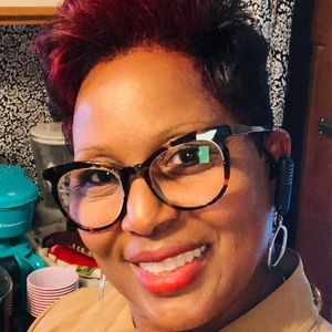 Meet your Posher, Sharon